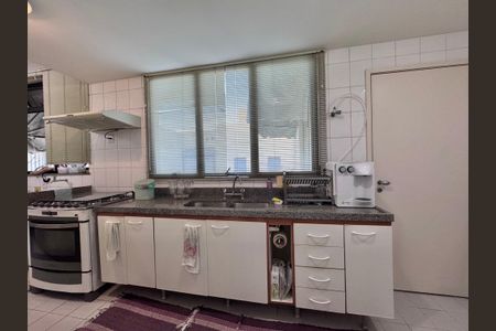 Apartamento à venda com 177m², 4 quartos e 2 vagasCozinha e Área de Serviço