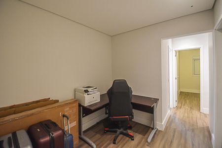 Apartamento à venda com 151m², 4 quartos e 2 vagasEscritório