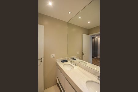 Apartamento à venda com 151m², 4 quartos e 2 vagasBanheiro da Suíte