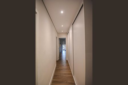 Apartamento à venda com 151m², 4 quartos e 2 vagasCorredor