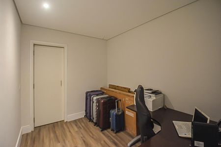 Apartamento à venda com 151m², 4 quartos e 2 vagasEscritório