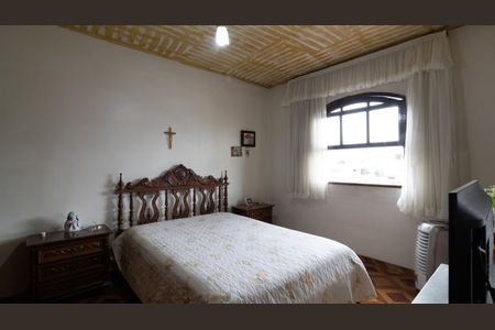 Casa à venda com 174m², 3 quartos e 3 vagasSuíte