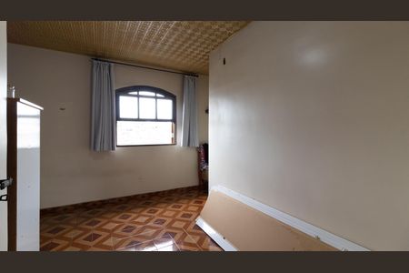 Casa à venda com 174m², 3 quartos e 3 vagasQuarto 2