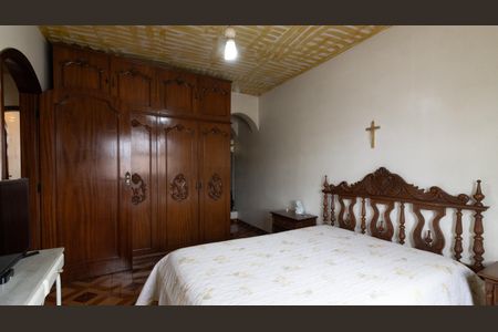 Casa à venda com 174m², 3 quartos e 3 vagasSuíte