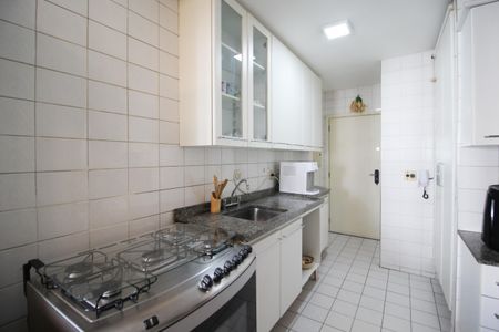 Apartamento à venda com 98m², 3 quartos e 2 vagasCozinha
