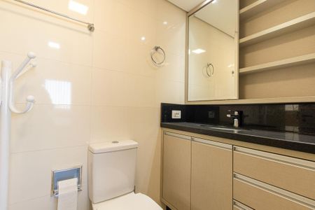 Apartamento à venda com 194m², 3 quartos e 2 vagas Apartamento à venda com 194m², 3 quartos e 2 vagasBanheiro da Suíte