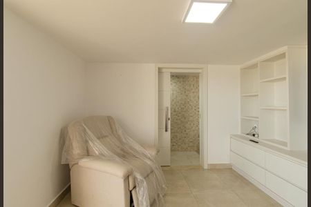 Apartamento à venda com 194m², 3 quartos e 2 vagas Apartamento à venda com 194m², 3 quartos e 2 vagasSala de TV