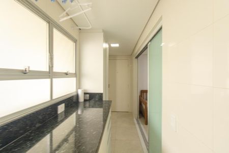 Apartamento à venda com 194m², 3 quartos e 2 vagas Apartamento à venda com 194m², 3 quartos e 2 vagasÁrea de Serviço