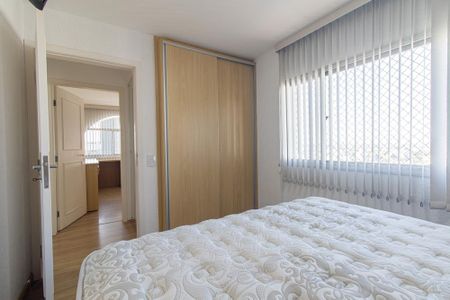 Apartamento à venda com 194m², 3 quartos e 2 vagas Apartamento à venda com 194m², 3 quartos e 2 vagasSuíte