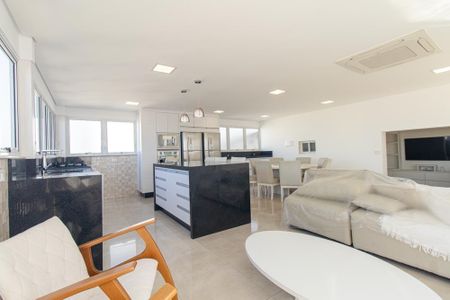 Apartamento à venda com 194m², 3 quartos e 2 vagas Apartamento à venda com 194m², 3 quartos e 2 vagasCozinha