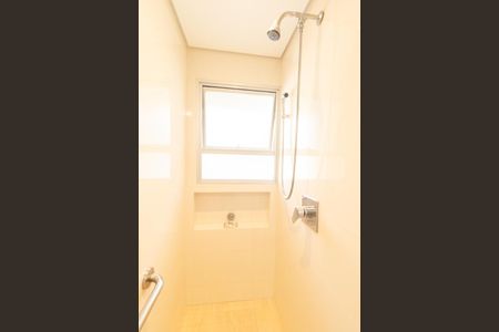 Apartamento à venda com 194m², 3 quartos e 2 vagas Apartamento à venda com 194m², 3 quartos e 2 vagasBanheiro da Suíte