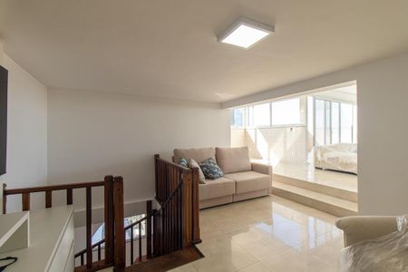 Apartamento à venda com 194m², 3 quartos e 2 vagas Apartamento à venda com 194m², 3 quartos e 2 vagasSala de TV