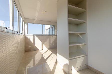 Apartamento à venda com 194m², 3 quartos e 2 vagas Apartamento à venda com 194m², 3 quartos e 2 vagasCobertura
