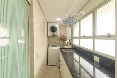 Apartamento à venda com 194m², 3 quartos e 2 vagas Apartamento à venda com 194m², 3 quartos e 2 vagasÁrea de Serviço