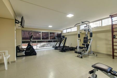 Apartamento à venda com 194m², 3 quartos e 2 vagas Apartamento à venda com 194m², 3 quartos e 2 vagasÁrea comum - Academia