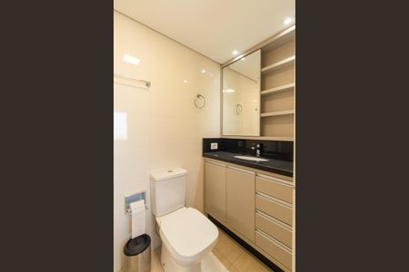 Apartamento à venda com 194m², 3 quartos e 2 vagas Apartamento à venda com 194m², 3 quartos e 2 vagasBanheiro da Suíte