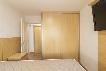 Apartamento à venda com 194m², 3 quartos e 2 vagas Apartamento à venda com 194m², 3 quartos e 2 vagasQuarto 1