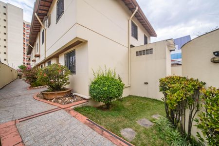Casa à venda com 78m², 2 quartos e 2 vagasEntrada