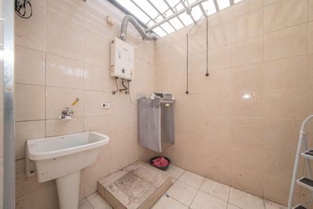 Casa à venda com 78m², 2 quartos e 2 vagasLavanderia