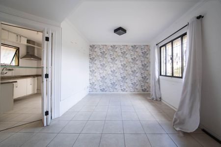 Casa à venda com 78m², 2 quartos e 2 vagasSala