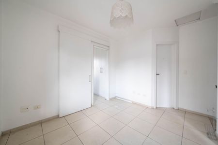 Casa à venda com 78m², 2 quartos e 2 vagasSala de TV