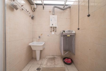 Casa à venda com 78m², 2 quartos e 2 vagasLavanderia