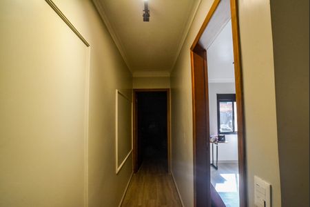 Casa à venda com 210m², 3 quartos e 2 vagas Casa à venda com 210m², 3 quartos e 2 vagasCorredor