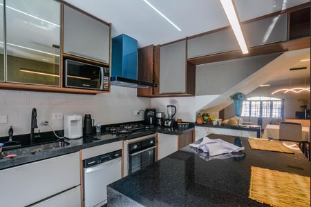 Casa à venda com 210m², 3 quartos e 2 vagas Casa à venda com 210m², 3 quartos e 2 vagasCozinha e Área de Serviço