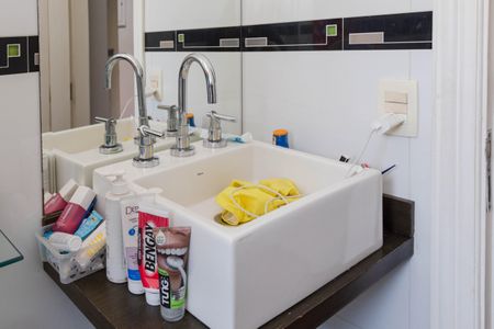 Casa à venda com 250m², 4 quartos e 4 vagas Casa à venda com 250m², 4 quartos e 4 vagasBanheiro