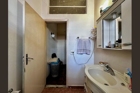 Casa à venda com 430m², 5 quartos e 6 vagas Casa à venda com 430m², 5 quartos e 6 vagasBanheiro Suíte 1