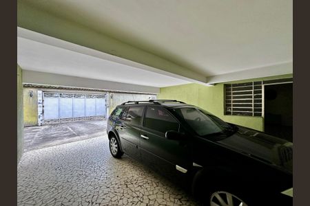 Casa à venda com 430m², 5 quartos e 6 vagas Casa à venda com 430m², 5 quartos e 6 vagasGaragem