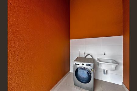 Casa à venda com 430m², 5 quartos e 6 vagas Casa à venda com 430m², 5 quartos e 6 vagasÁrea de Serviço