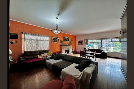 Casa à venda com 430m², 5 quartos e 6 vagas Casa à venda com 430m², 5 quartos e 6 vagasSala