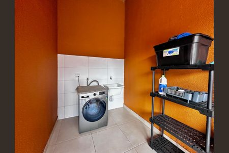 Casa à venda com 430m², 5 quartos e 6 vagas Casa à venda com 430m², 5 quartos e 6 vagasÁrea de Serviço