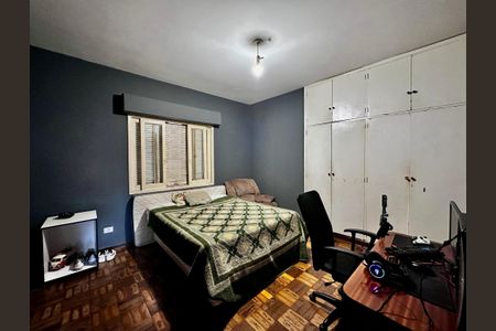 Casa à venda com 430m², 5 quartos e 6 vagas Casa à venda com 430m², 5 quartos e 6 vagasQuarto 2