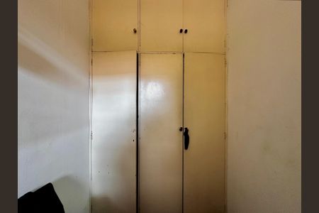 Casa à venda com 430m², 5 quartos e 6 vagas Casa à venda com 430m², 5 quartos e 6 vagasCloset Suíte 1