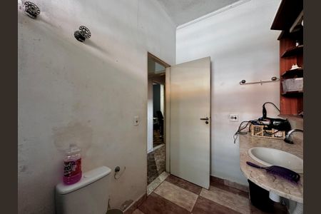 Casa à venda com 430m², 5 quartos e 6 vagas Casa à venda com 430m², 5 quartos e 6 vagasBanheiro Suíte 2