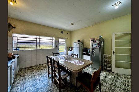 Casa à venda com 430m², 5 quartos e 6 vagas Casa à venda com 430m², 5 quartos e 6 vagasCozinha