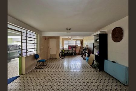 Casa à venda com 430m², 5 quartos e 6 vagas Casa à venda com 430m², 5 quartos e 6 vagasDepósito