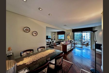 Apartamento à venda com 109m², 2 quartos e 3 vagasSala