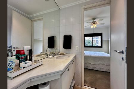 Apartamento à venda com 109m², 2 quartos e 3 vagasBanheiro Suíte 1