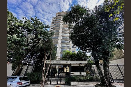 Apartamento à venda com 109m², 2 quartos e 3 vagasFachada