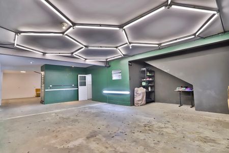 Casa à venda com 454m², 4 quartos e 4 vagasGaragem