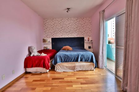 Casa à venda com 454m², 4 quartos e 4 vagasSuíte