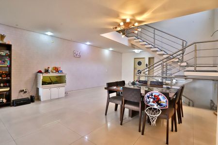 Casa à venda com 454m², 4 quartos e 4 vagasSala de Jantar