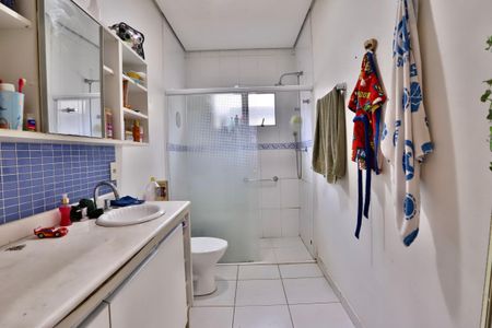 Casa à venda com 454m², 4 quartos e 4 vagasBanheiro Suíte