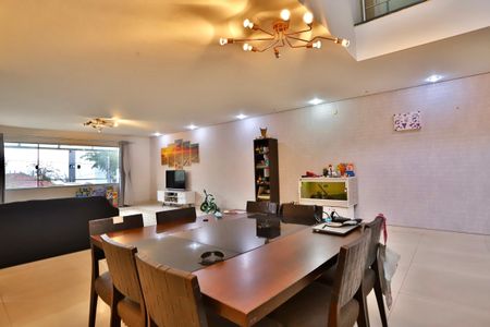 Casa à venda com 454m², 4 quartos e 4 vagasSala de Jantar