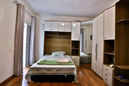 Casa à venda com 454m², 4 quartos e 4 vagasSuíte 2