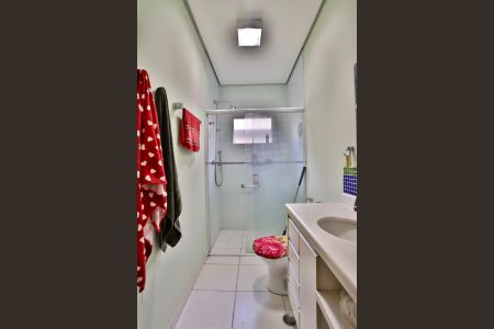 Casa à venda com 454m², 4 quartos e 4 vagasBanheiro Suíte 2