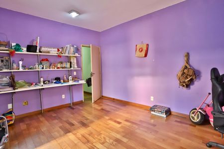 Casa à venda com 454m², 4 quartos e 4 vagasQuarto 2